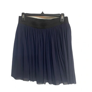 Vince camuto navy flowy mini skirt size small